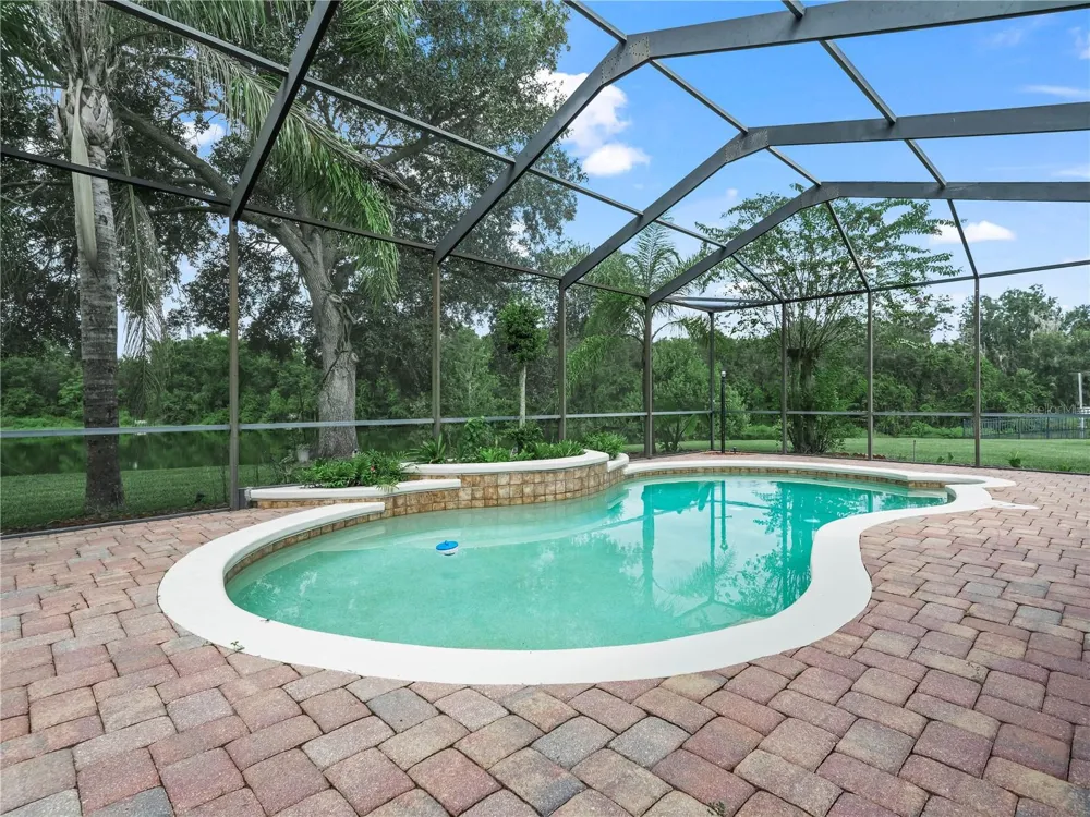 565 WHISPER WOODS DRIVE Lakeland, FL 33813