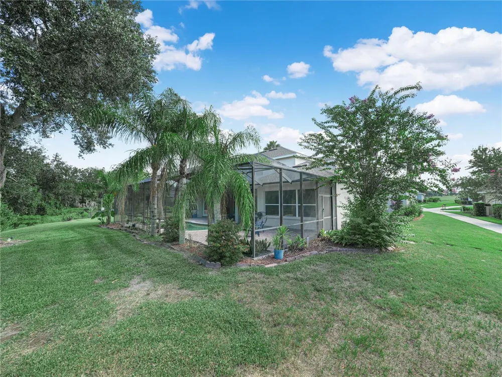 565 WHISPER WOODS DRIVE Lakeland, FL 33813