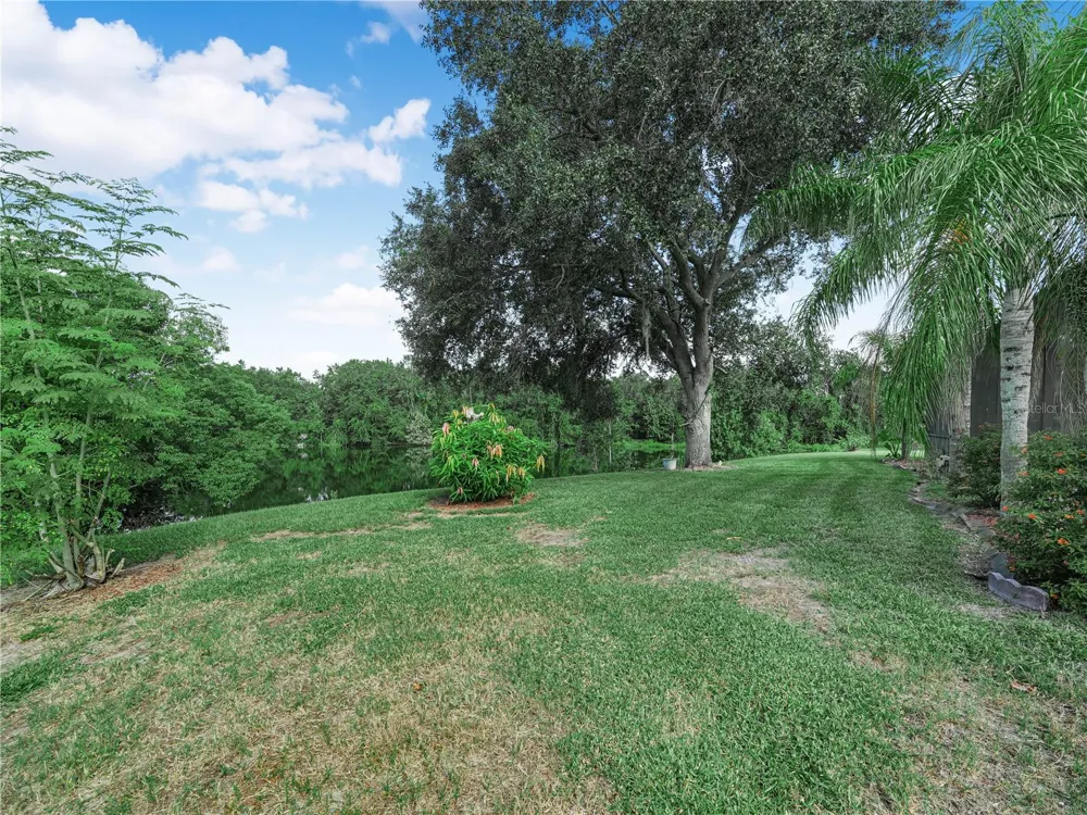 565 WHISPER WOODS DRIVE Lakeland, FL 33813