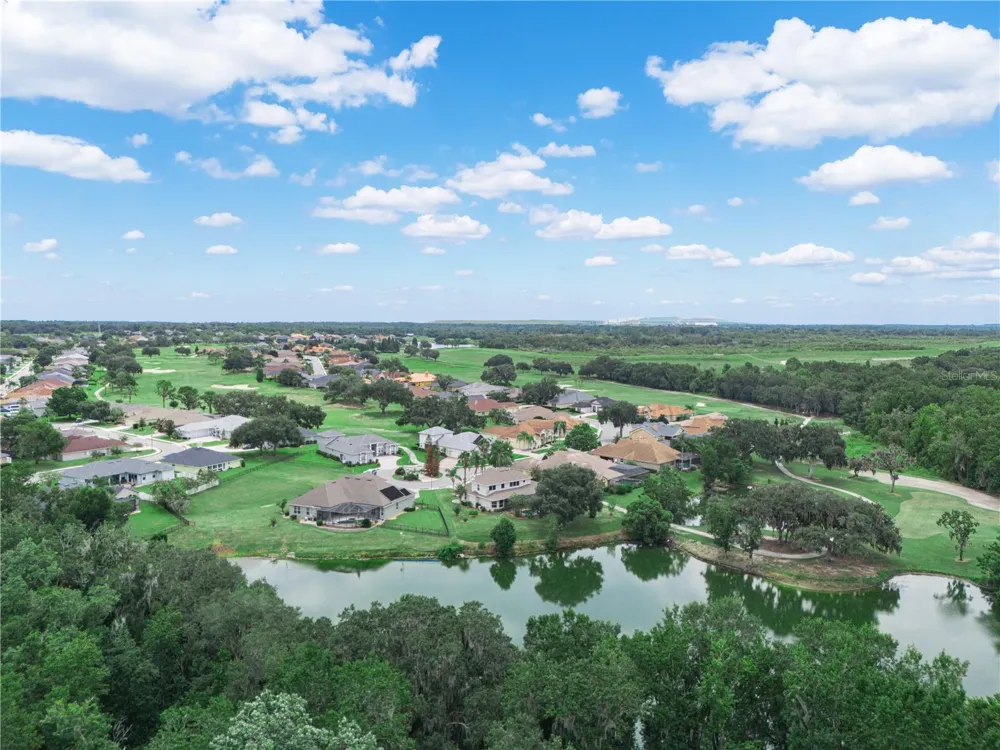 565 WHISPER WOODS DRIVE Lakeland, FL 33813