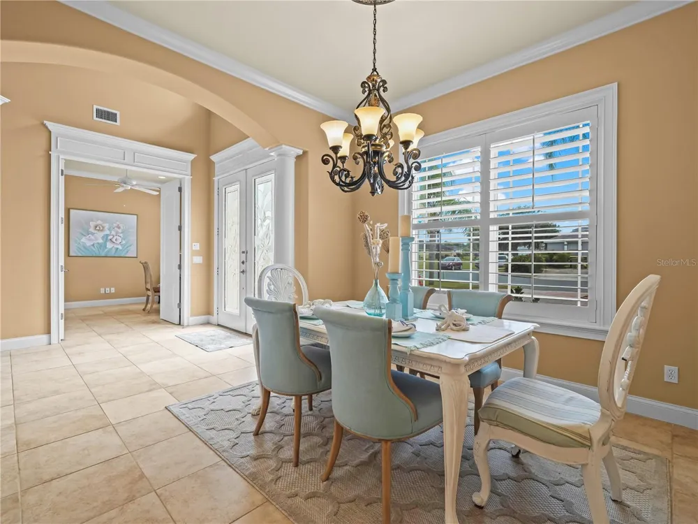565 WHISPER WOODS DRIVE Lakeland, FL 33813
