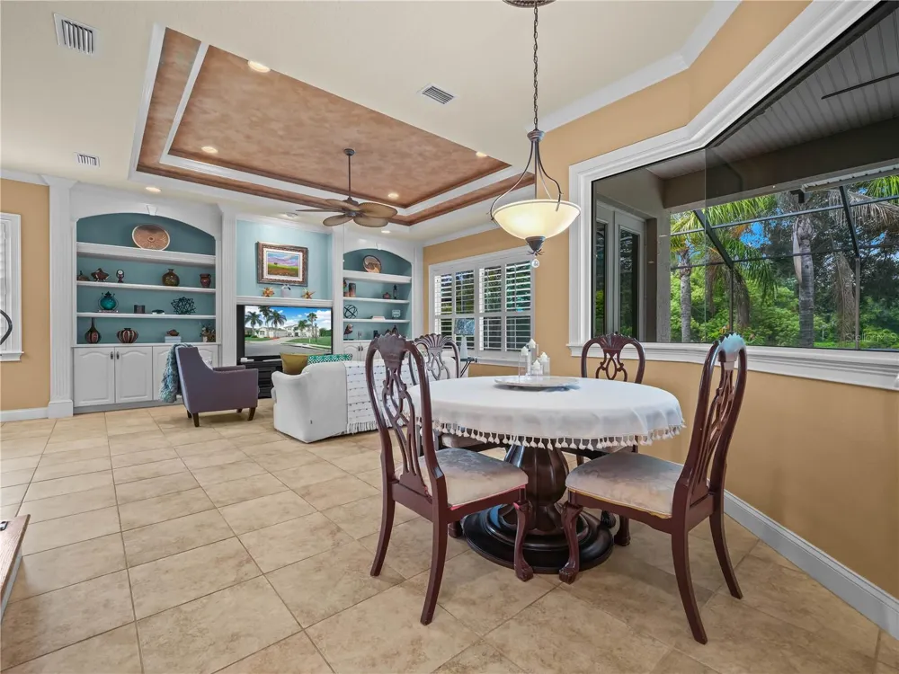 565 WHISPER WOODS DRIVE Lakeland, FL 33813