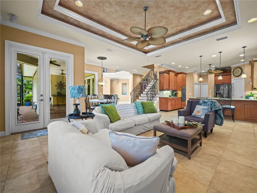 565 WHISPER WOODS DRIVE Lakeland, FL 33813