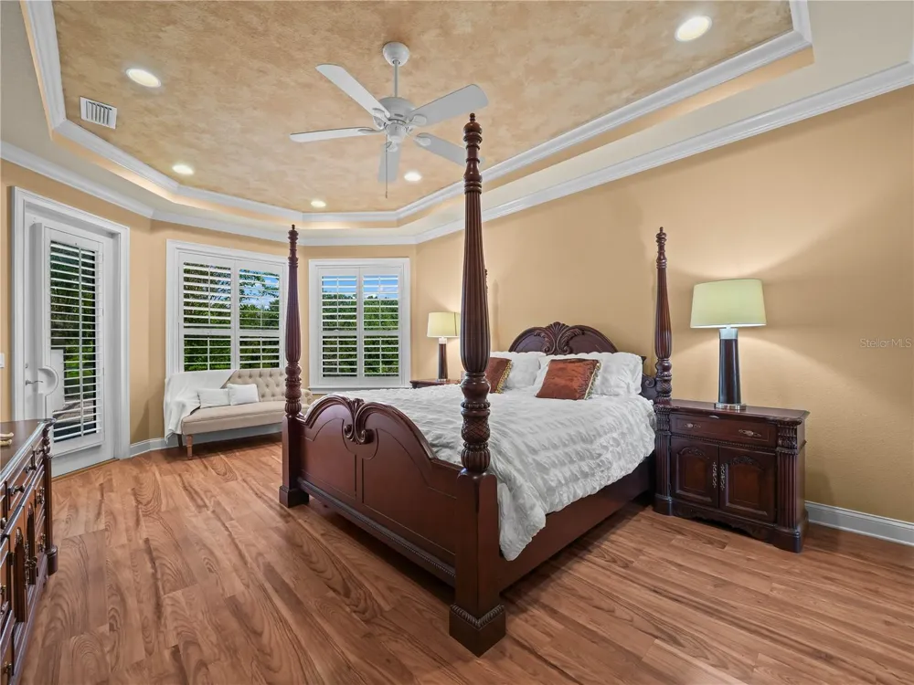 565 WHISPER WOODS DRIVE Lakeland, FL 33813