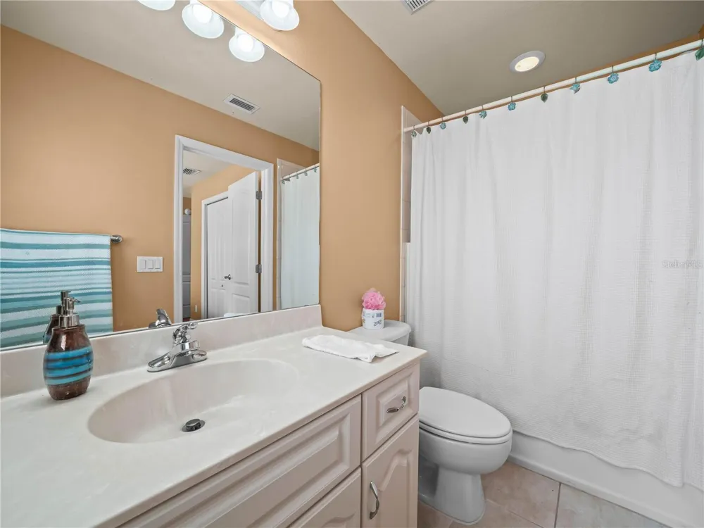 565 WHISPER WOODS DRIVE Lakeland, FL 33813