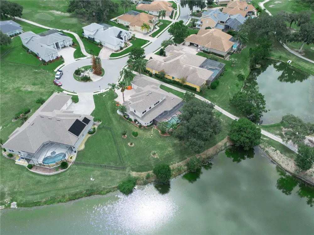 565 WHISPER WOODS DRIVE Lakeland, FL 33813