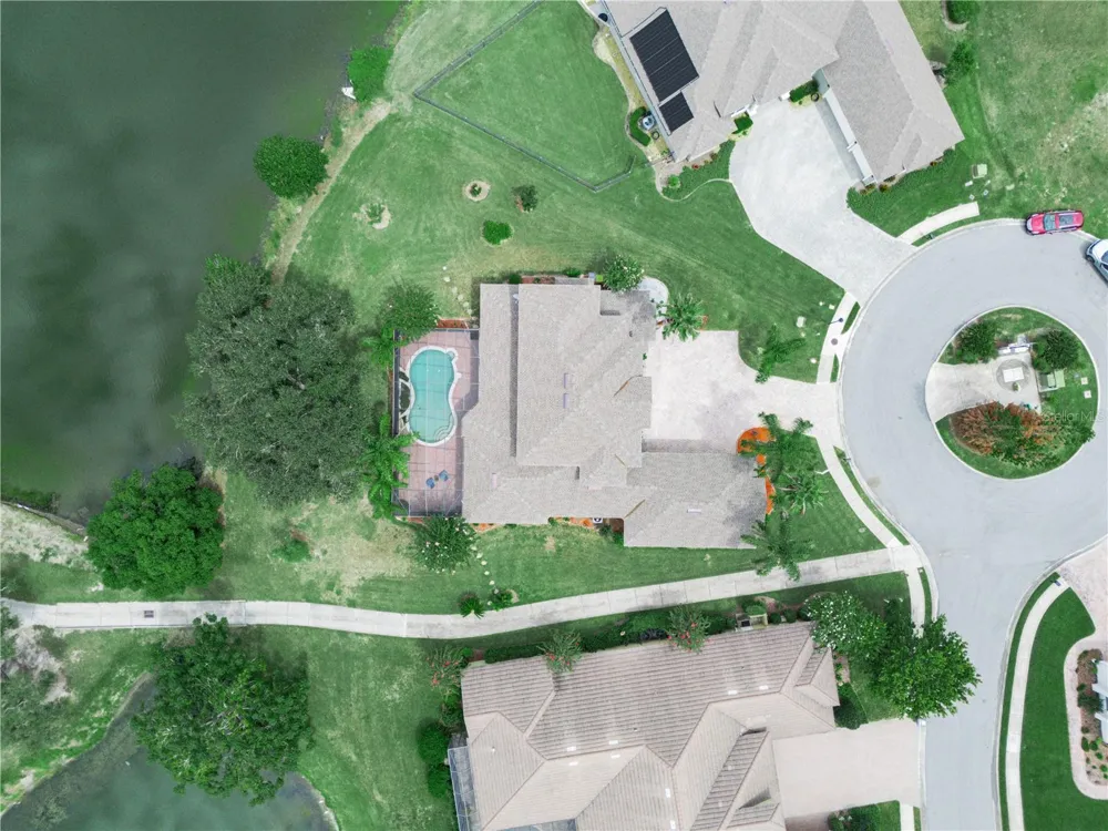 565 WHISPER WOODS DRIVE Lakeland, FL 33813