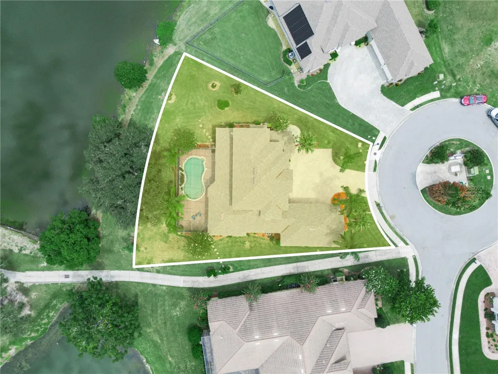565 WHISPER WOODS DRIVE Lakeland, FL 33813
