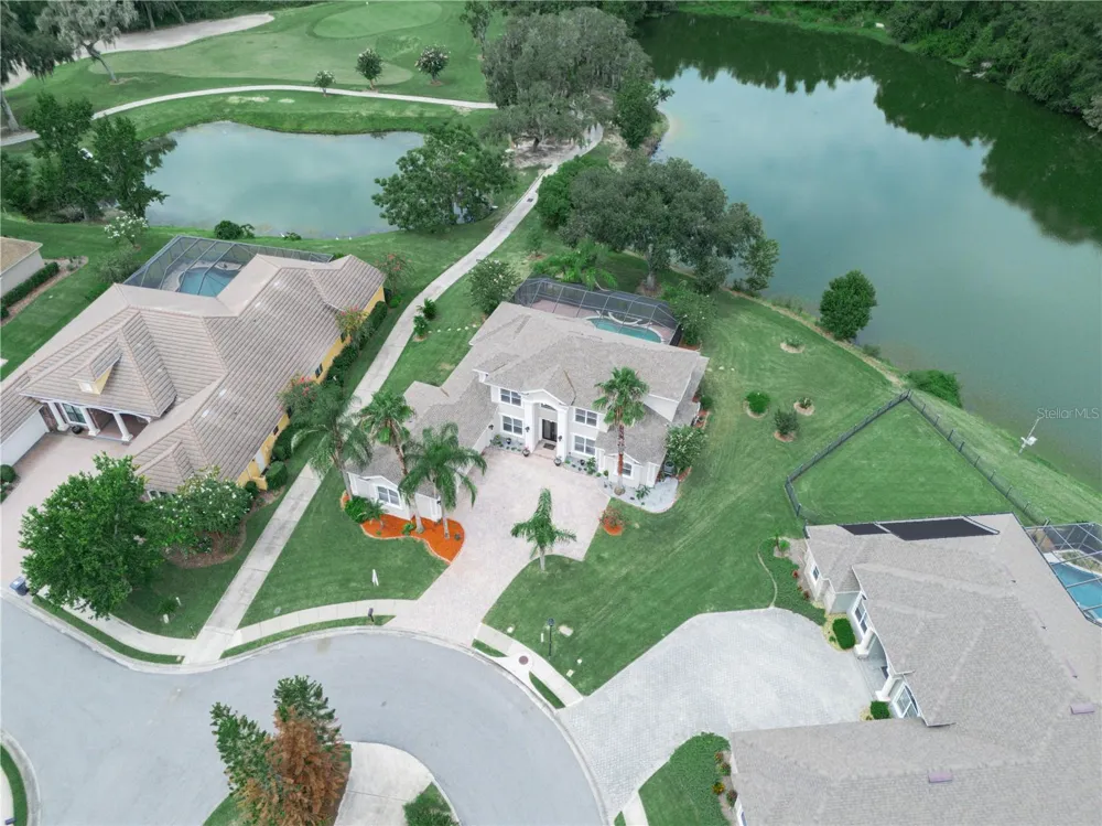 565 WHISPER WOODS DRIVE Lakeland, FL 33813