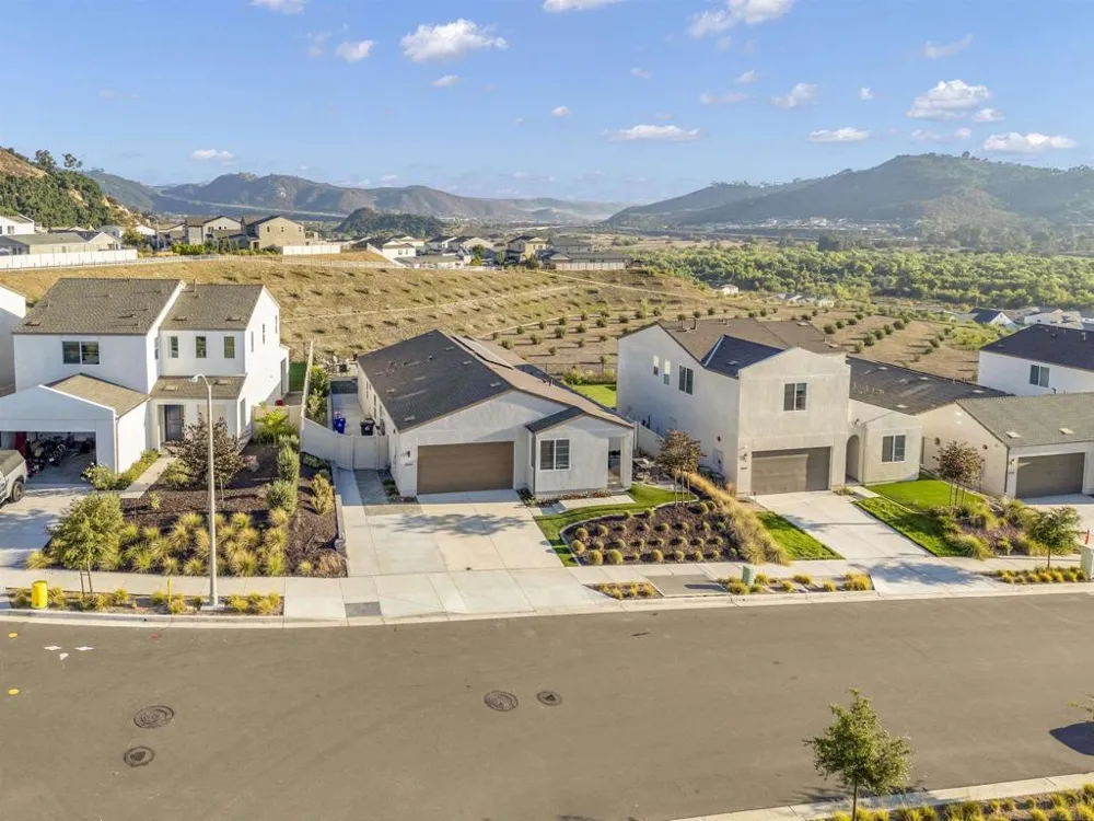 35164 Orchard Trail Fallbrook, CA 92028