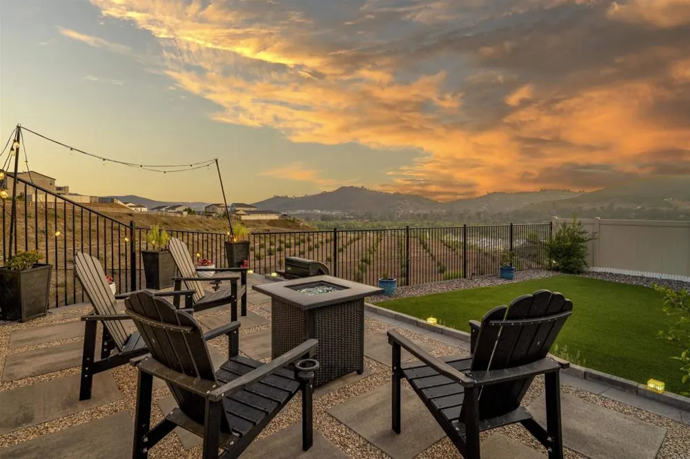 35164 Orchard Trail Fallbrook, CA 92028