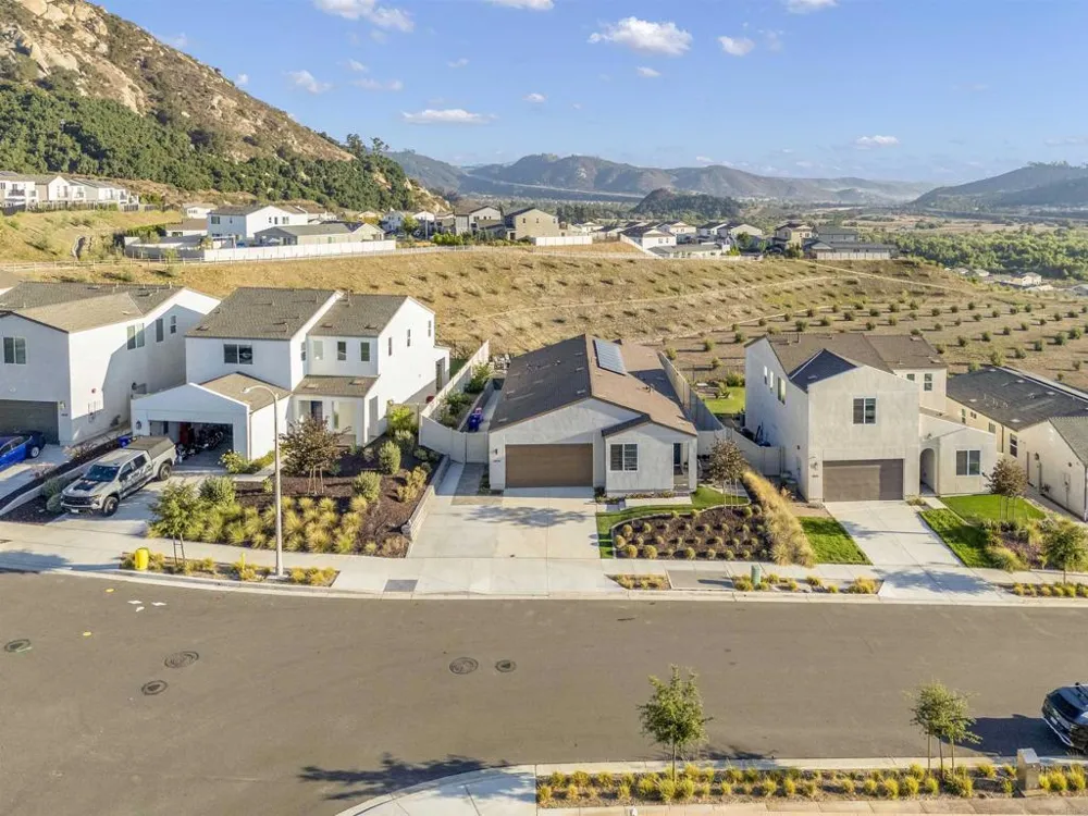 35164 Orchard Trail Fallbrook, CA 92028