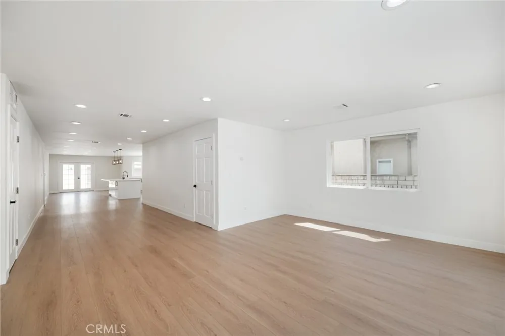 15147 Otsego Sherman Oaks, CA 91403