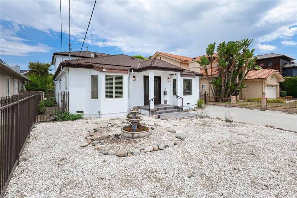 15147 Otsego Sherman Oaks, CA 91403