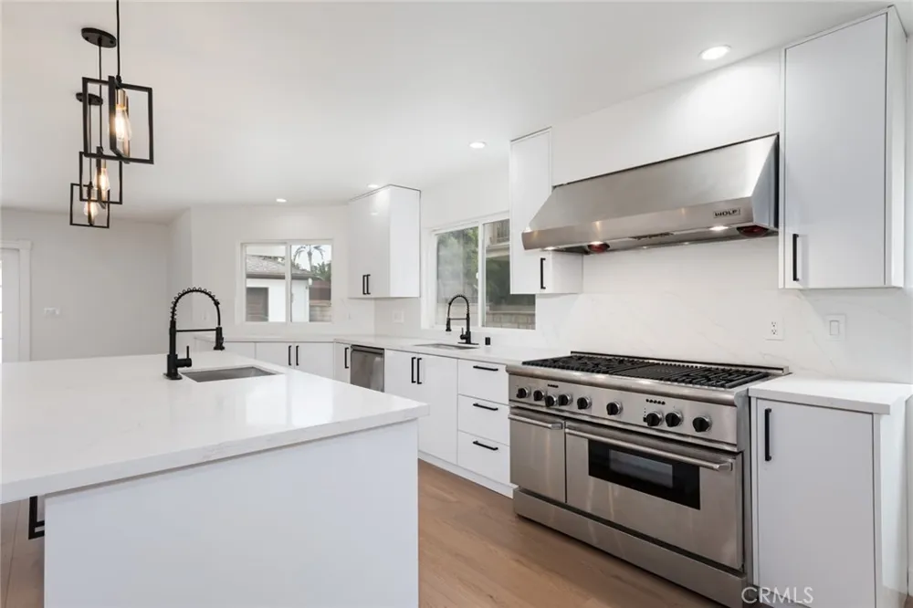 15147 Otsego Sherman Oaks, CA 91403