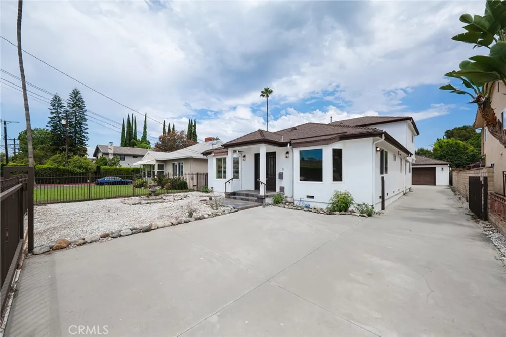 15147 Otsego Sherman Oaks, CA 91403