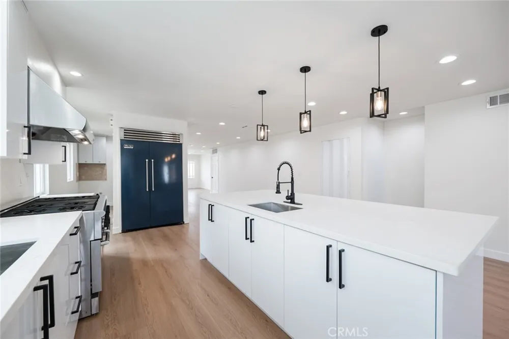 15147 Otsego Sherman Oaks, CA 91403