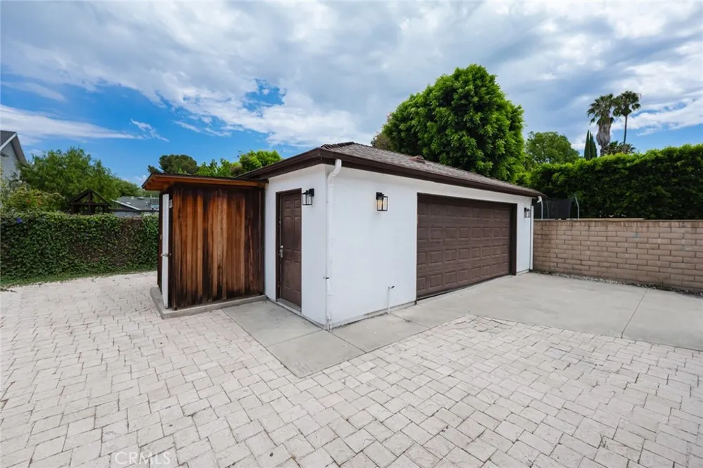 15147 Otsego Sherman Oaks, CA 91403
