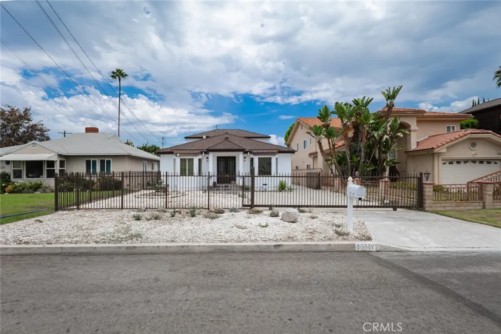 15147 Otsego Sherman Oaks, CA 91403