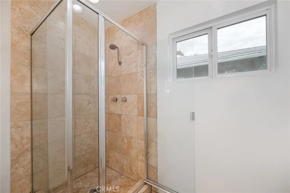 15147 Otsego Sherman Oaks, CA 91403