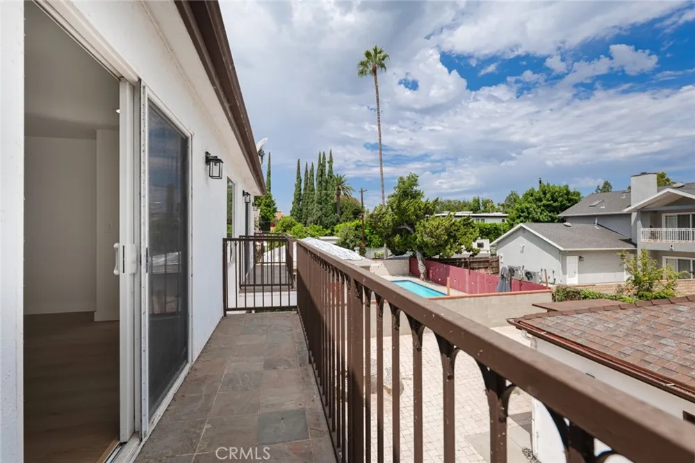 15147 Otsego Sherman Oaks, CA 91403