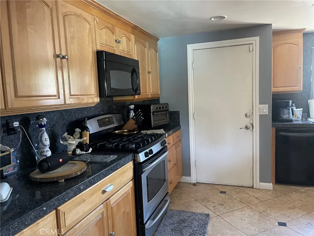 1406 W Baker Fullerton, CA 92833