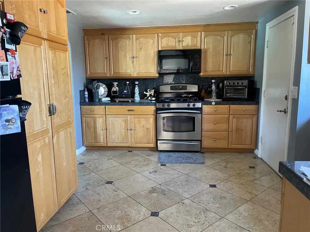 1406 W Baker Fullerton, CA 92833