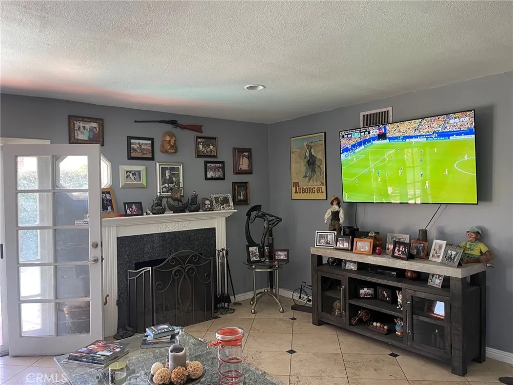 1406 W Baker Fullerton, CA 92833