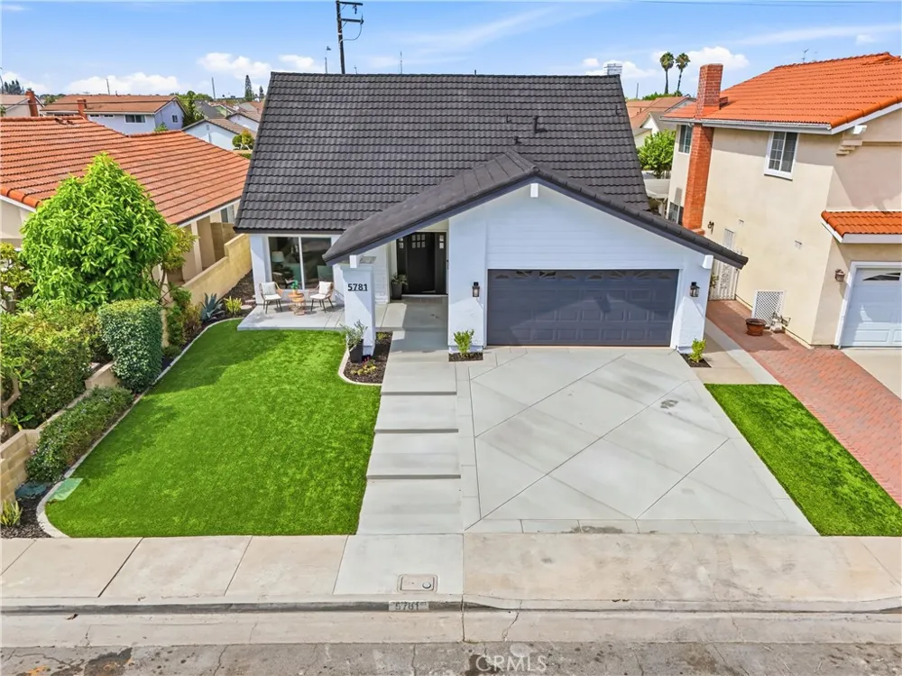 5781 Park West La Palma, CA 90623