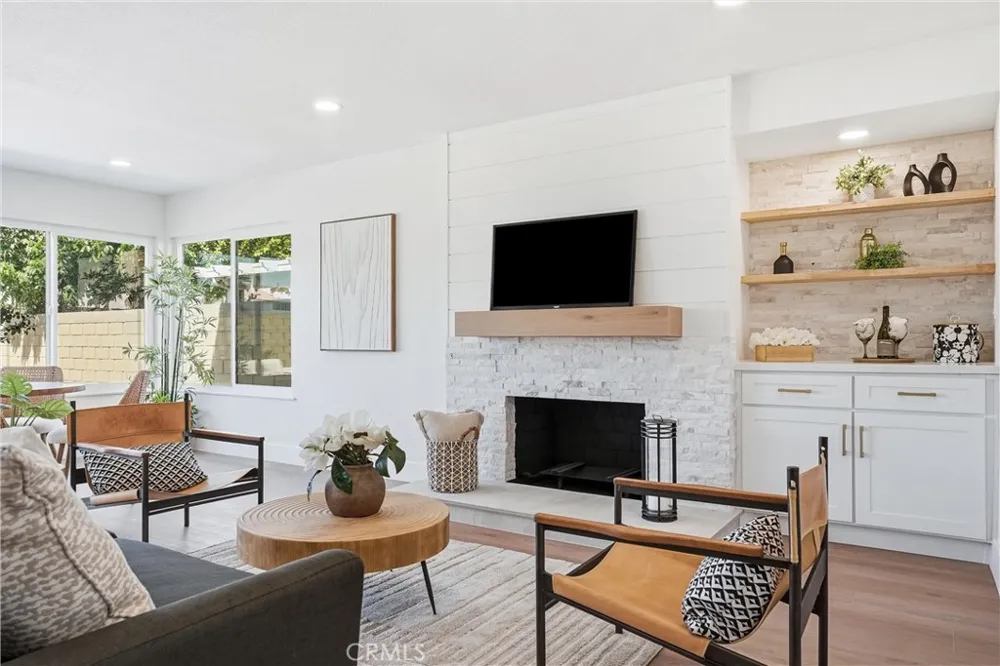 5781 Park West La Palma, CA 90623