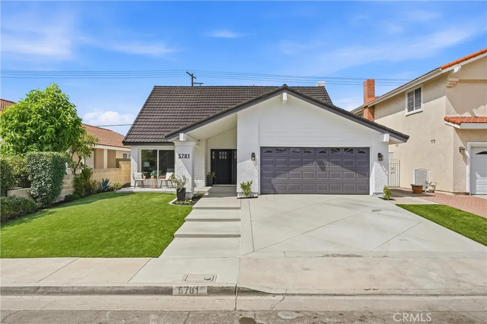 5781 Park West La Palma, CA 90623