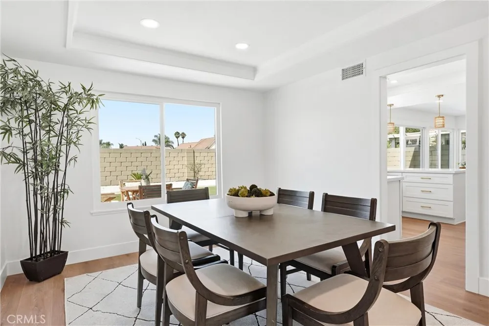 5781 Park West La Palma, CA 90623