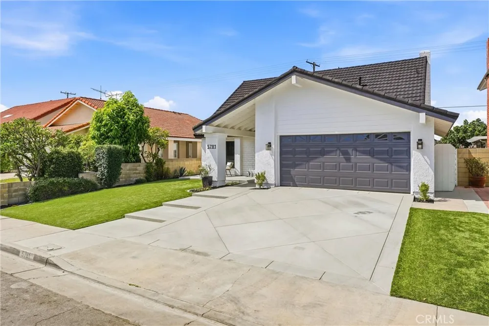 5781 Park West La Palma, CA 90623