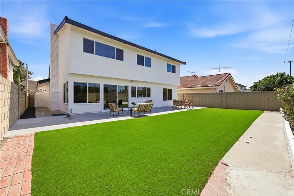 5781 Park West La Palma, CA 90623