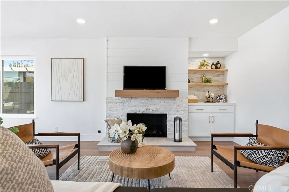 5781 Park West La Palma, CA 90623