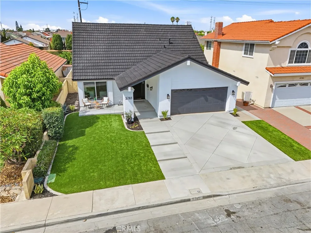 5781 Park West La Palma, CA 90623