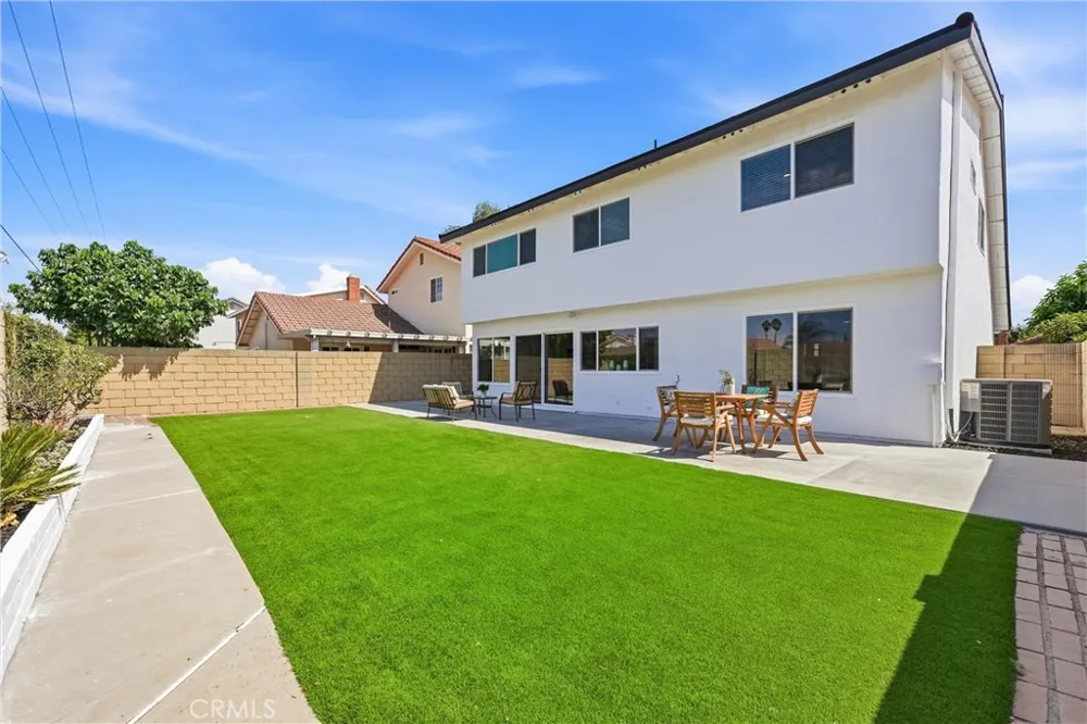 5781 Park West La Palma, CA 90623