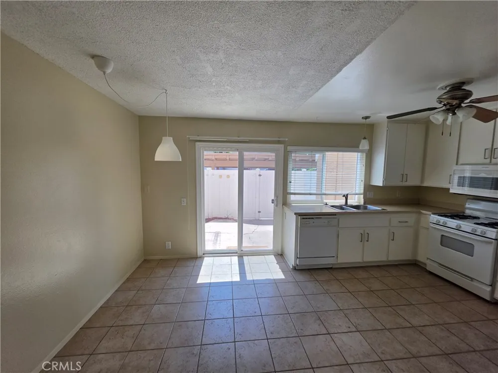 4 Albany Irvine, CA 92604