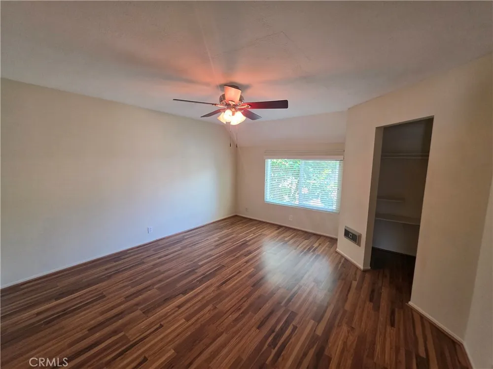 4 Albany Irvine, CA 92604