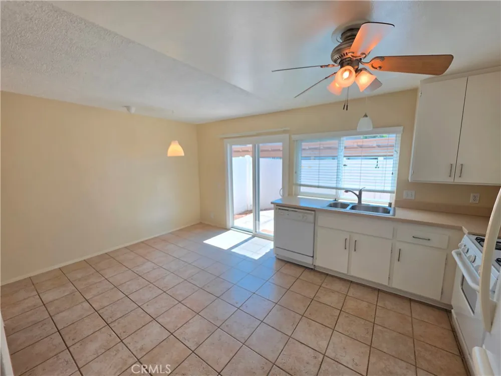 4 Albany Irvine, CA 92604