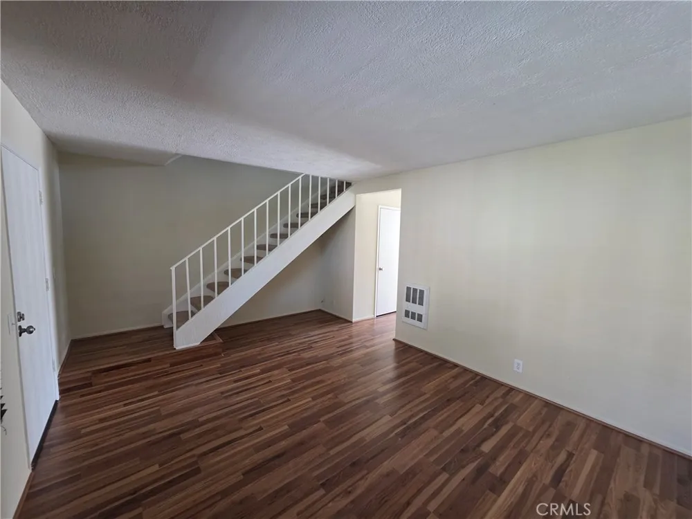 4 Albany Irvine, CA 92604
