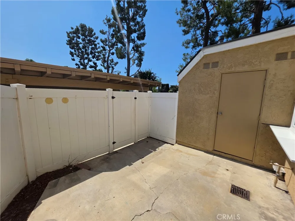 4 Albany Irvine, CA 92604