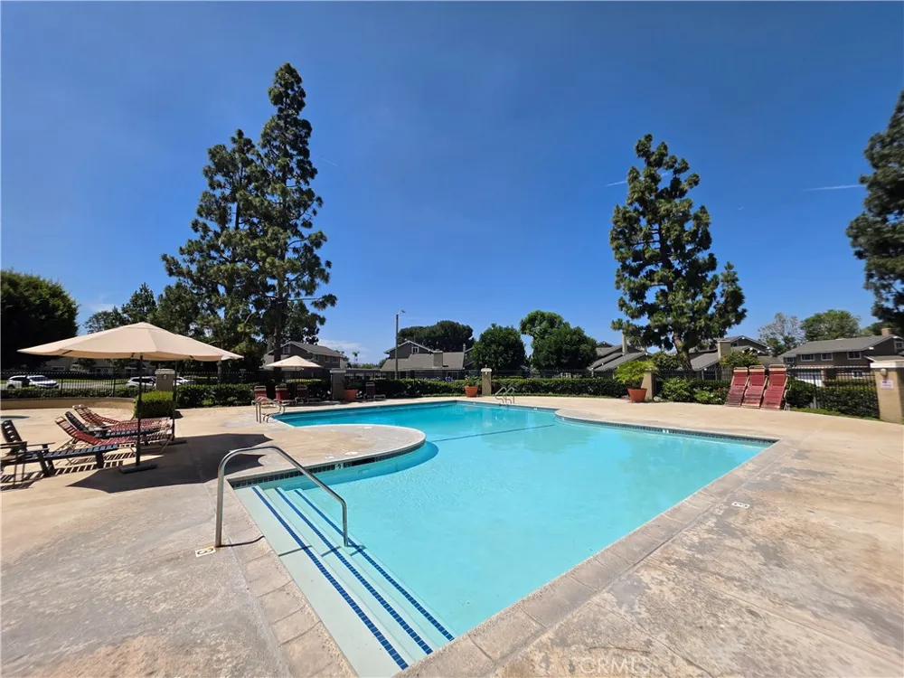 4 Albany Irvine, CA 92604
