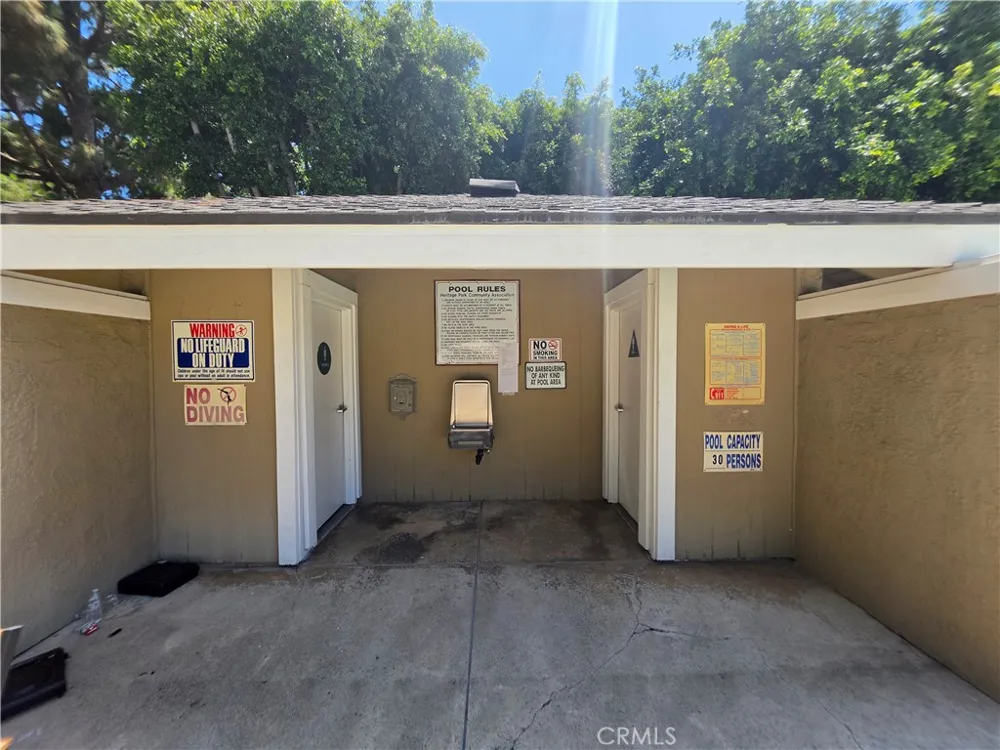 4 Albany Irvine, CA 92604