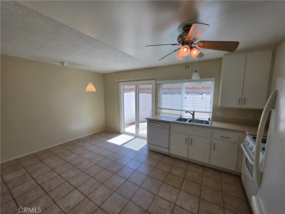 4 Albany Irvine, CA 92604
