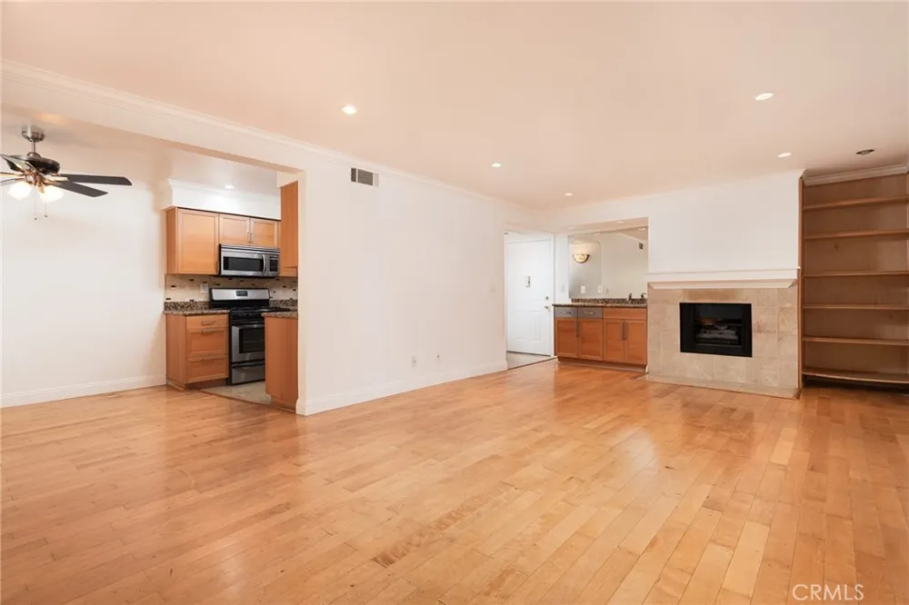 4536 Colbath Avenue #102 Sherman Oaks, CA 91423