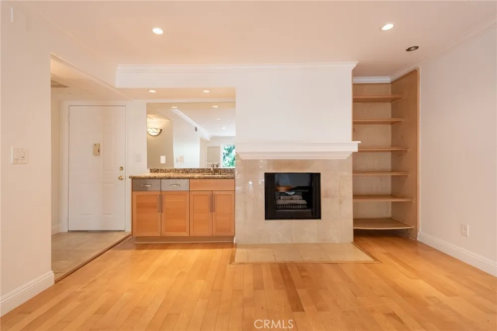 4536 Colbath Avenue #102 Sherman Oaks, CA 91423