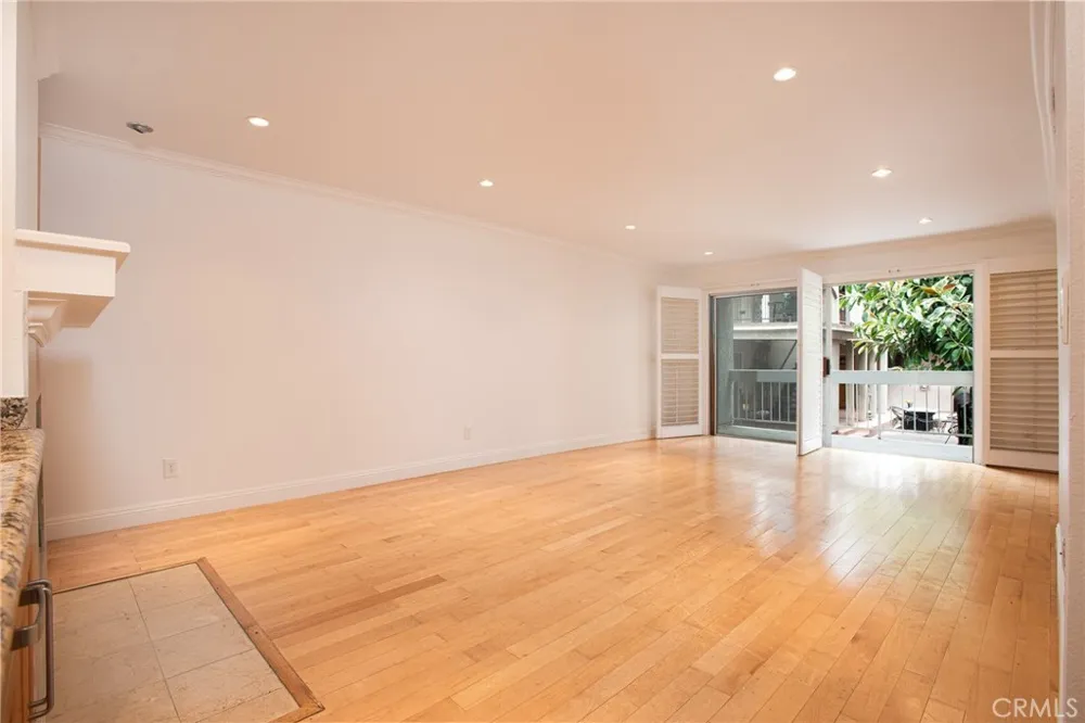 4536 Colbath Avenue #102 Sherman Oaks, CA 91423