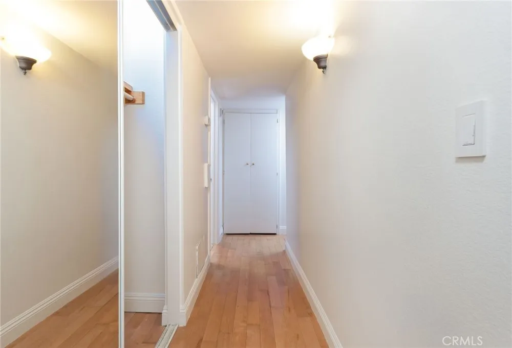 4536 Colbath Avenue #102 Sherman Oaks, CA 91423
