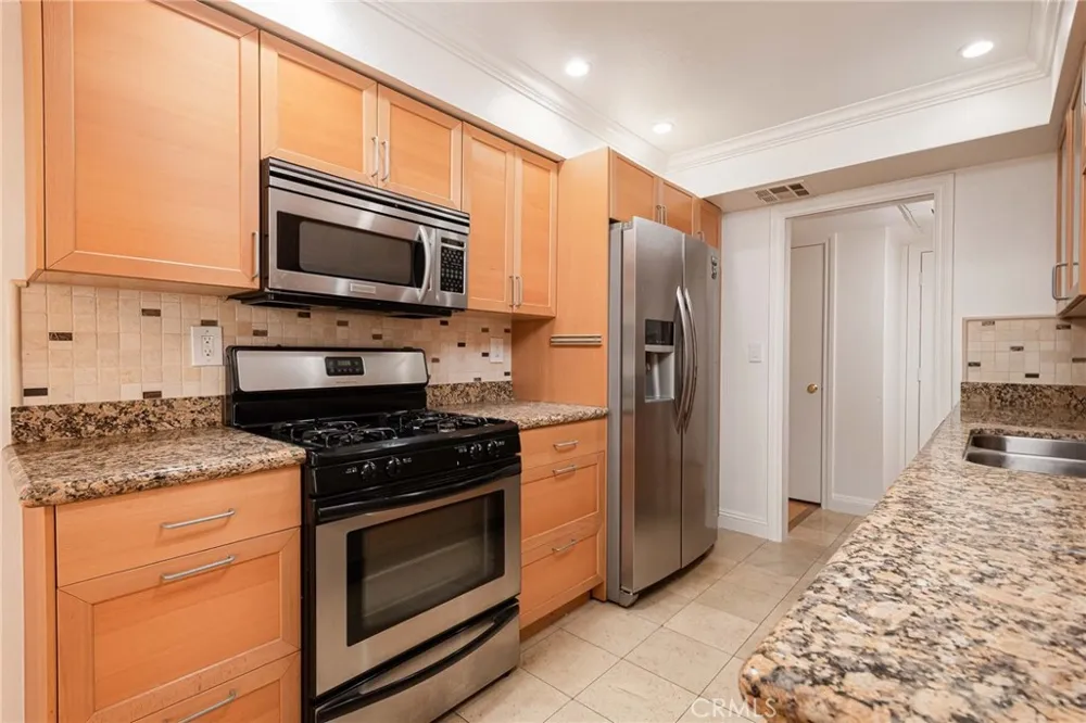 4536 Colbath Avenue #102 Sherman Oaks, CA 91423